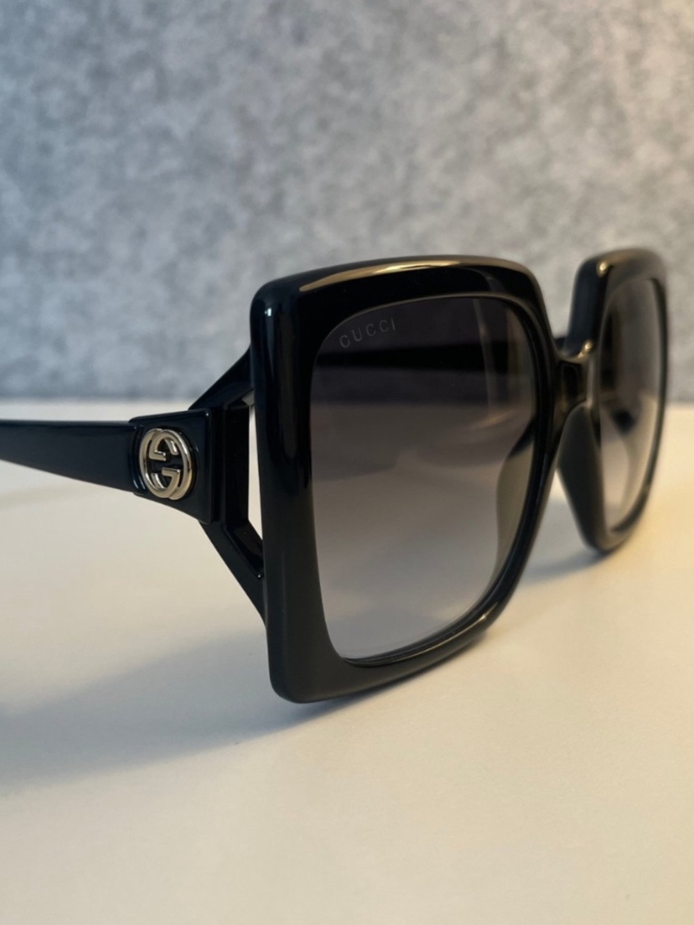 GUCCI WOMEN’S SUNGLASSES - Picture 3 of 5